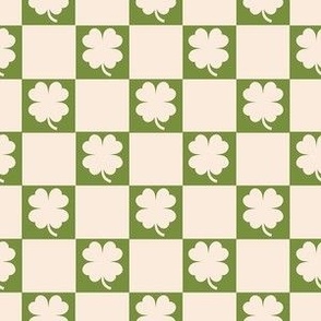 St Patrick’s Day Pattern Clover Checkerboard
