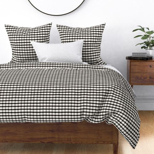 Wobbly gingham in white grey and black