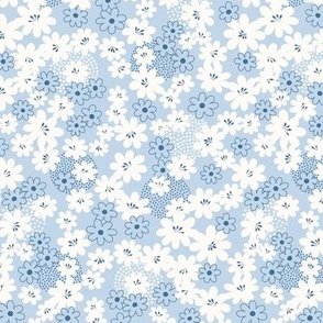 Iona Floral: Powdery Blue & Cream Flower Ditsy, Toss, Scatter