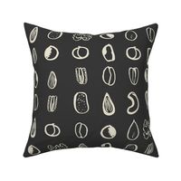 Nuts about Nuts - black, cream