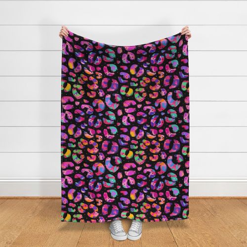 XL Scale - Rainbow Abstract Leopard Black