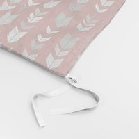 Small arrow feathers rotated - scarlet, grey, white