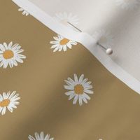 medium // Daisies on antelope green