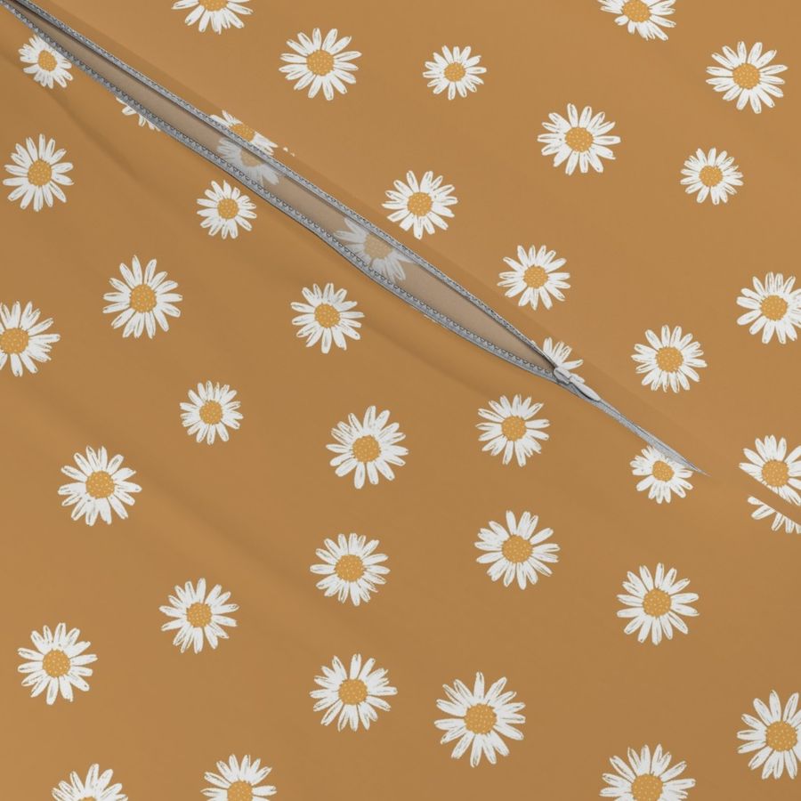 medium // Daisies on Amber Gold