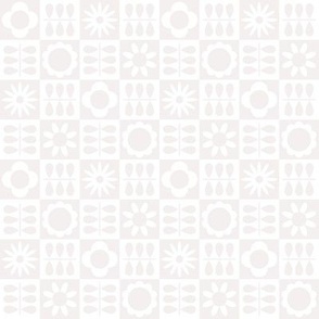 Scandinavian Checker Blooms - Offwhite and White - MED