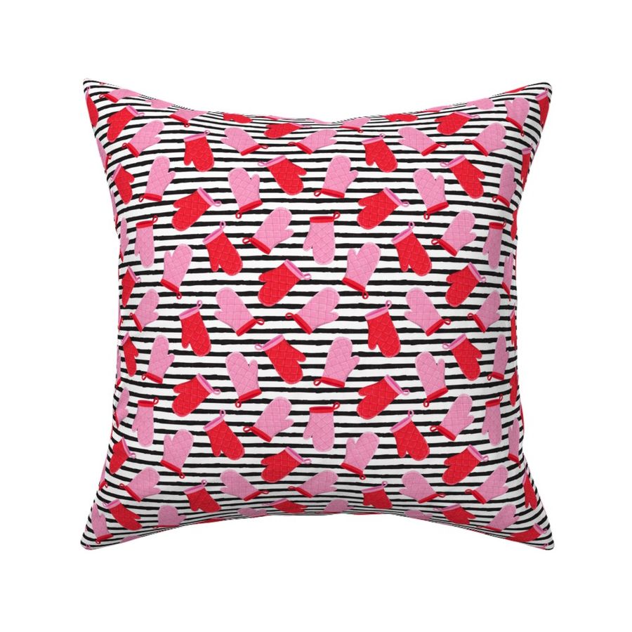 HOME_GOOD_SQUARE_THROW_PILLOW