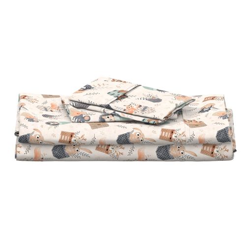 Cute Woodlands Animals Nursery Design with bunny, fox and bear in pockets