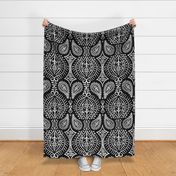 Marrakech - Paisley Black Jumbo Scale 