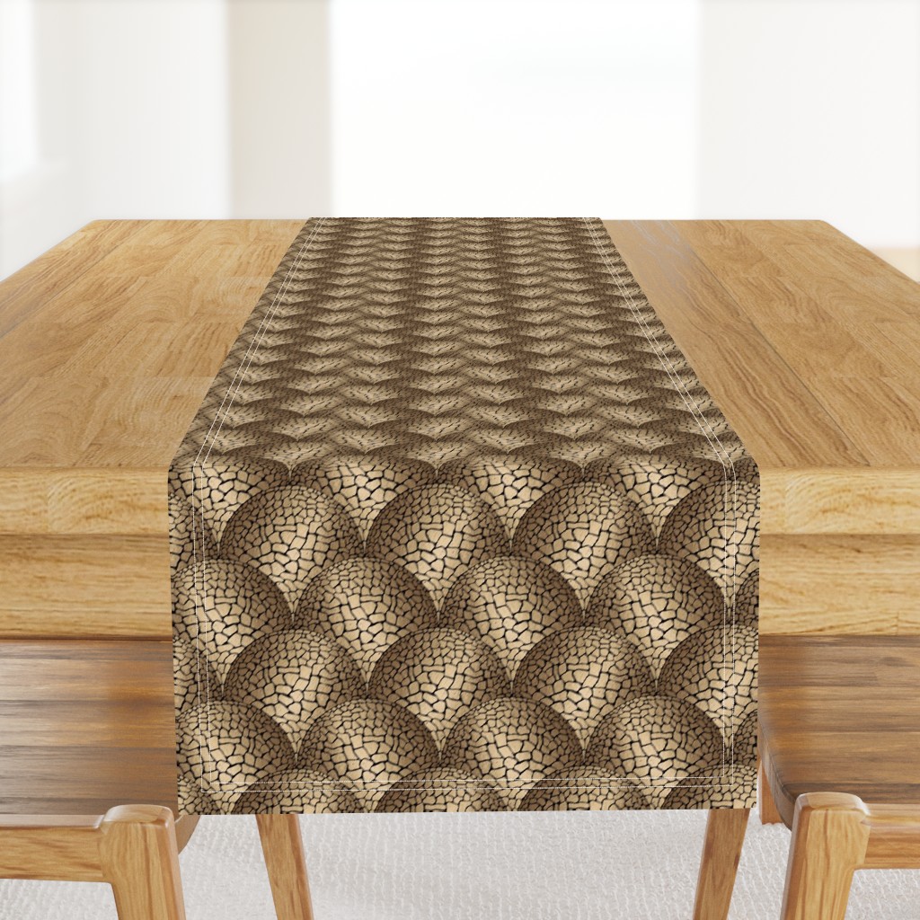 Ditsy Mountains Scallop Mosaic Black and Gold