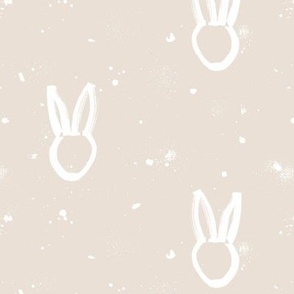 Easter Bunny with sprayed dots – beige