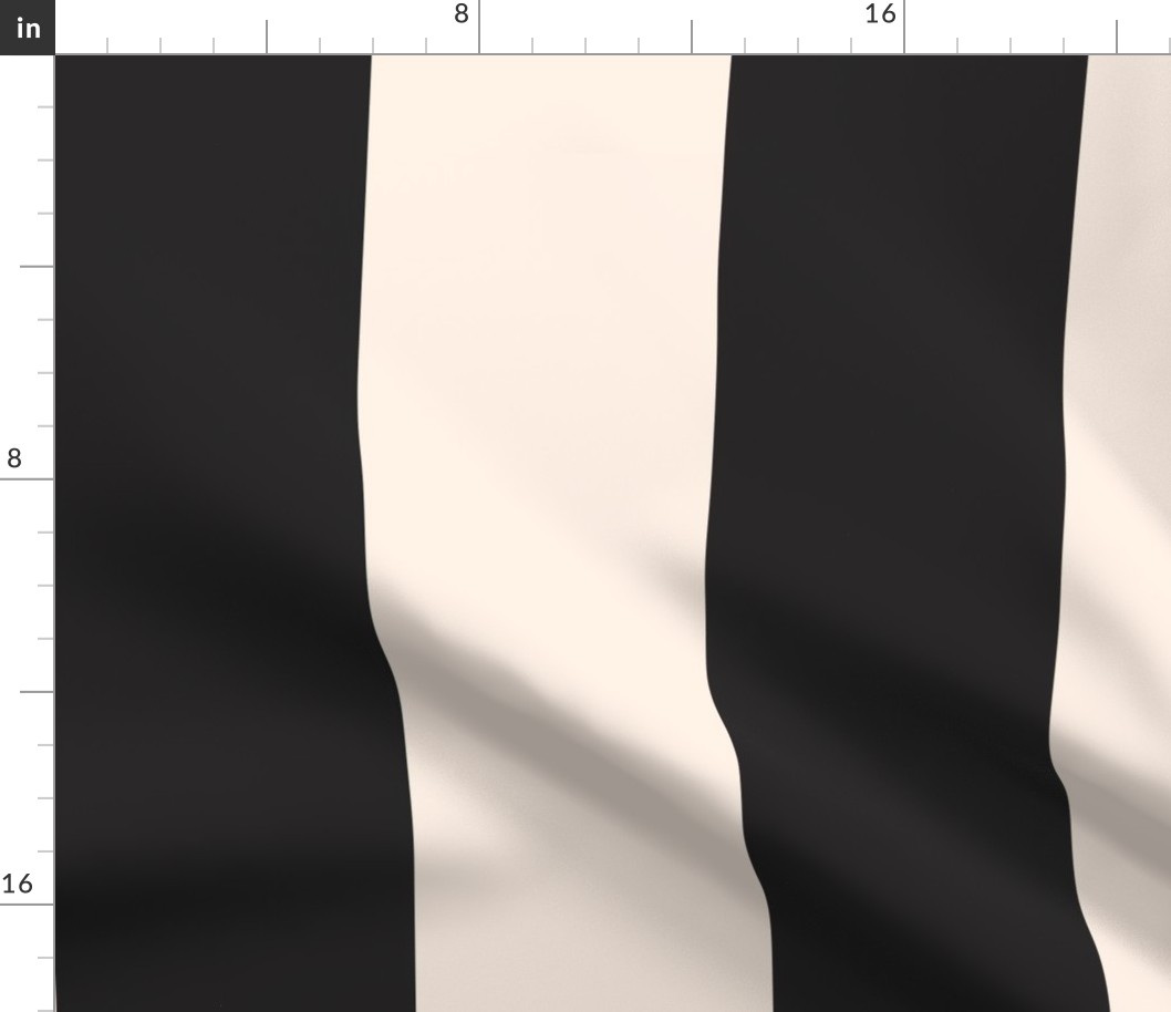 Black and White Stripe 6"