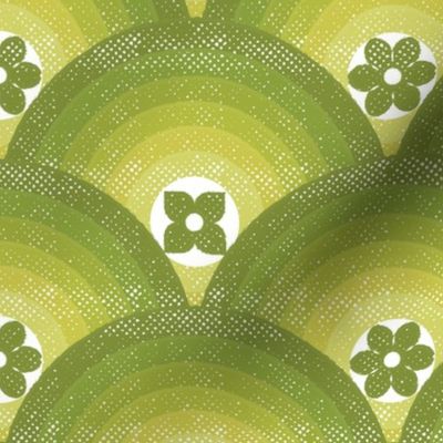 Retro 70s Scallop Circle Flowers– Green Ombre
