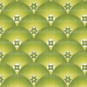 Retro 70s Scallop Circle Flowers– Green Ombre