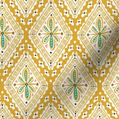 Skye - Boho Geometric Yellow Ivory Regular Scale