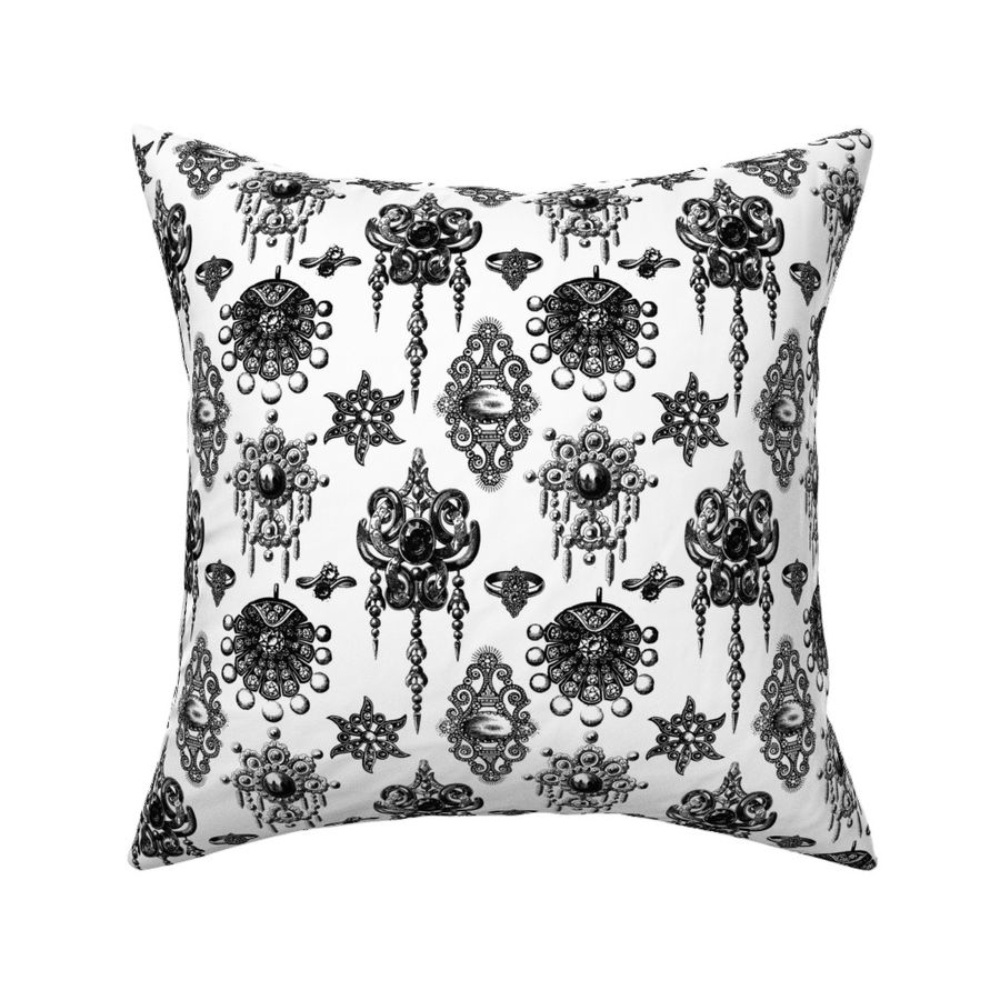 HOME_GOOD_SQUARE_THROW_PILLOW