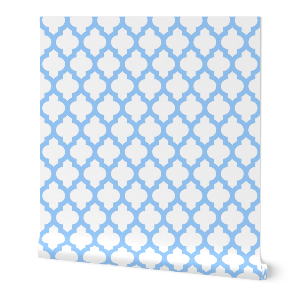 Quatrefoil Lattice - baby blue on white