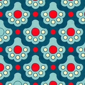 Geometric Fan Pattern on Blue and Red / Medium Scale