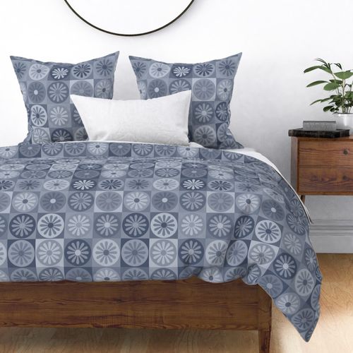 mod-flower-tiles_blue-grey