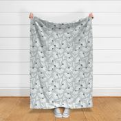 Floral Daisy Toss - Fog - Large