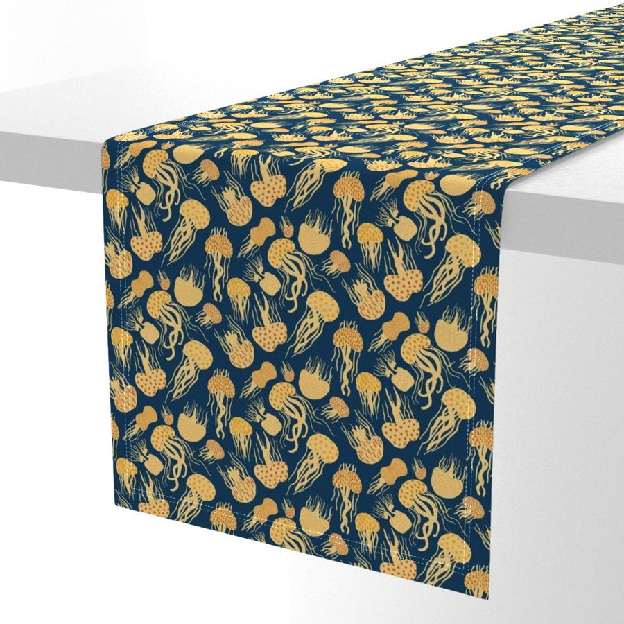 HOME_GOOD_TABLE_RUNNER