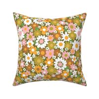 Large Scale - Daisy Delight Moss Green BG