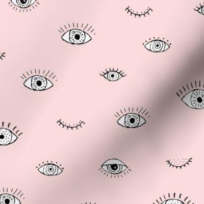 Beauty & lashes watchful lucky eye - moroccan lady on soft pink