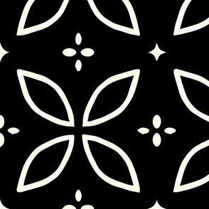 Ursella Four-petaled quatrefoil, black, 12 inch