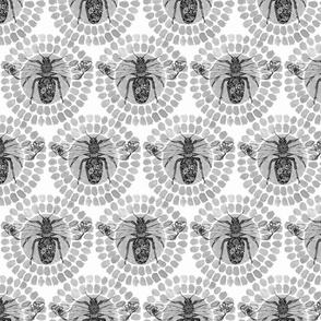 Queen Bee_Grey Monotones_small scale