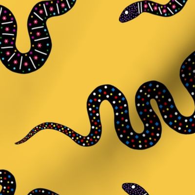 Snakes in the Desert - gold, medium/large 