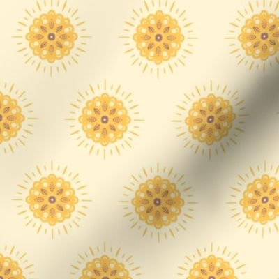 Maxi Sunshine on pale yellow - large