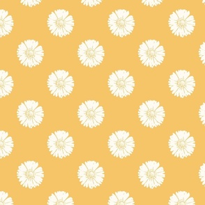 Lots of daisies in creamy white on light amber - xs