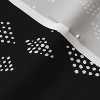 Geometric Diamond Dots | Small Scale | Black and White