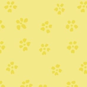 Daisy_Flower_-_Yellow_Pale