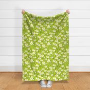 Retro Modern Summer Daisy Flowers On Light Green Repeat Pattern