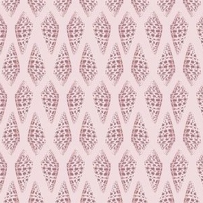 small checkered seashells - soft mauve