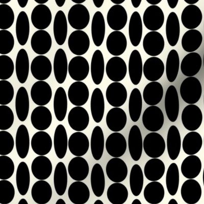 Black and White Dots 