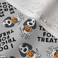 (small scale) I do tricks for treats - dog halloween - tossed - grey - LAD22