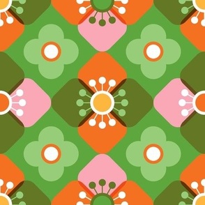 Normal scale • 70s green flowers