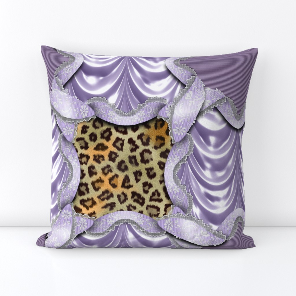 Leopards'n'Lace - Medaillon - Purple