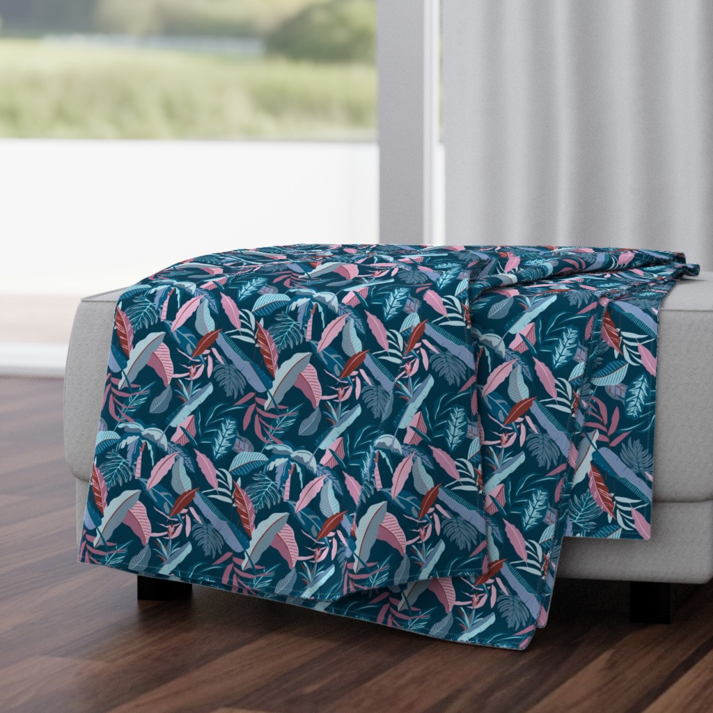 Navy blue tropical leaves - moody tropical pattern - night jungle