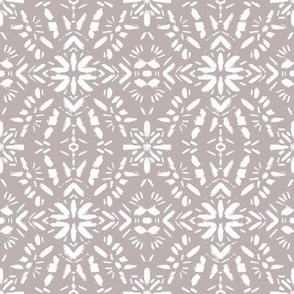 Mallory Boho  putty gray and white