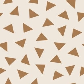 Triangle Toss | Caramel Gold on Cream