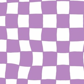 Hand Drawn Checkerboard Pattern (lilac purple/white)