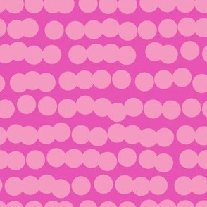 Spots in a line pink