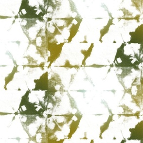 TRIANGULAR SHIBORI GREEN ON WHITE