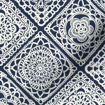 Cozy Granny Squares Diagonal- Navy Blue- Bohemian Winter- White- Vintage Lace- Boho Crochet- Gender Neutral Nursery Wallpaper- Small