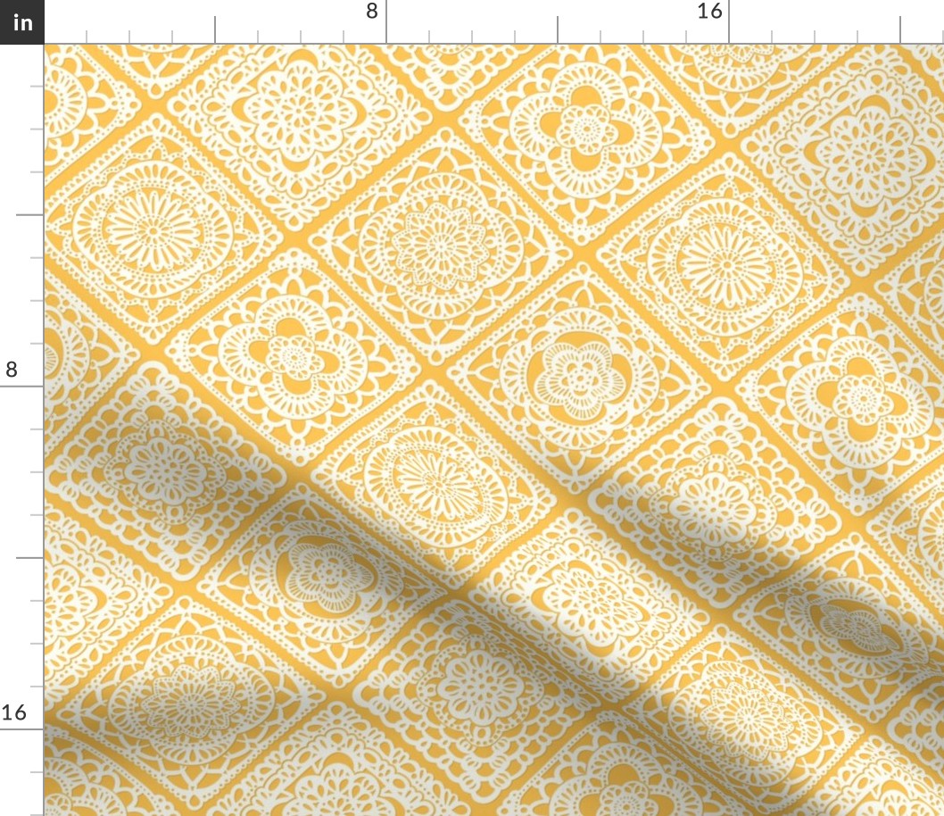 Cozy Granny Squares Diagonal- Golden Yellow- Sunshine- Sunflower- bohemian Summer- White- Vintage Lace- Boho Crochet - Small