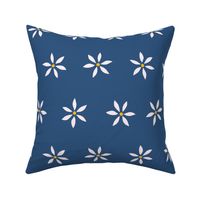 Daisy Chain in Blue_Jumbo