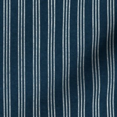 (small scale) Triple Stripes - 3 stripes vertical - dark blue - LAD22