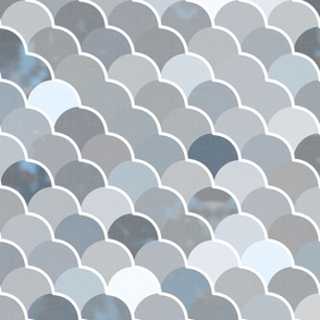 Fish Scale Pattern in Cloudy Shades / Large